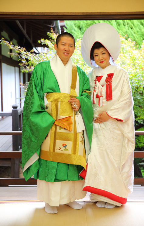 白無垢　C1001　裏紅 相良刺繍 牡丹に飛鶴　結婚式　衣装レンタル　ブログ写真　衣装　結婚式の写真