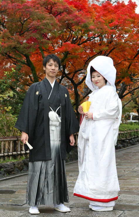 C1003 裏紅 波松梅鶴 白無垢　結婚式　結婚式の衣装　衣装レンタル　衣装ブログ　