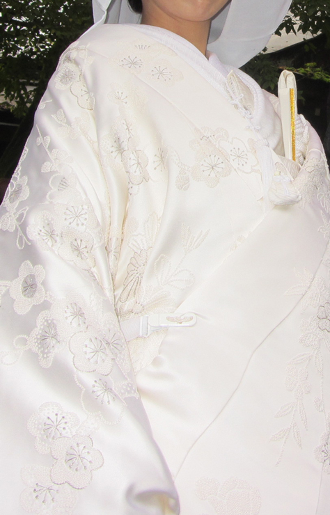 白無垢　D1003　相良刺繍 牡丹に鶴　結婚式の衣装　衣装ブログ　神社結婚式